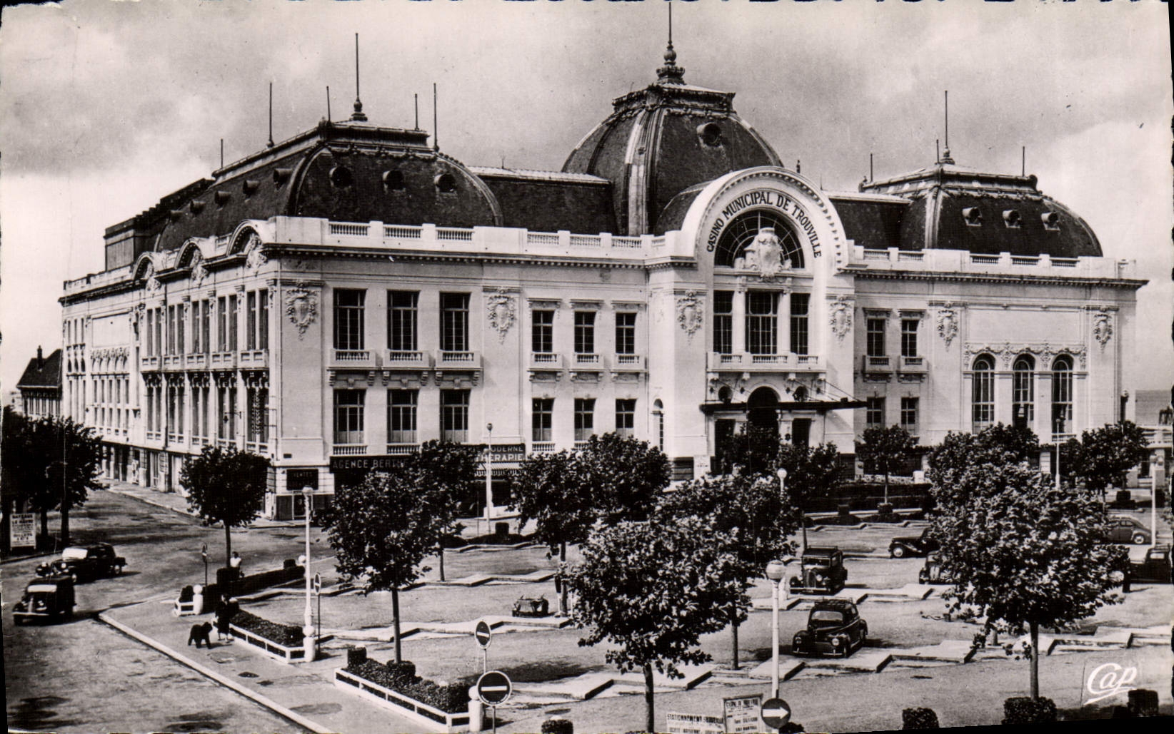 POSTAL MODERNA Trouville en el mar el casino