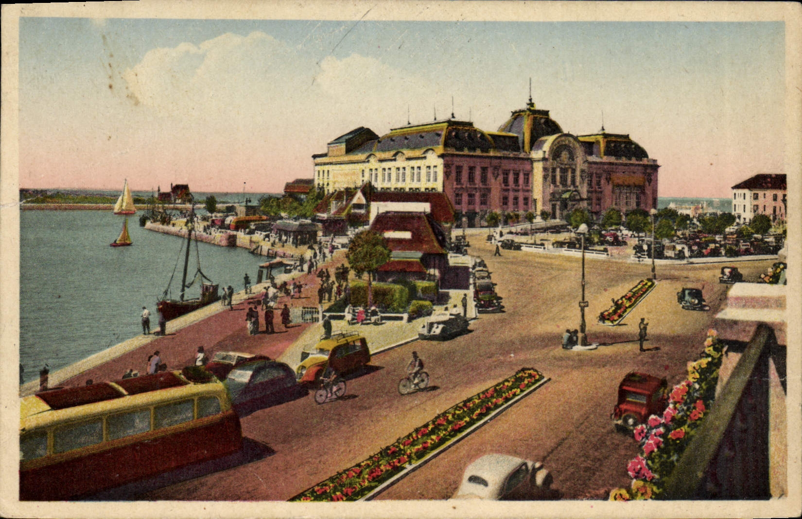 CPA Trouville Le casino et l'entree du port