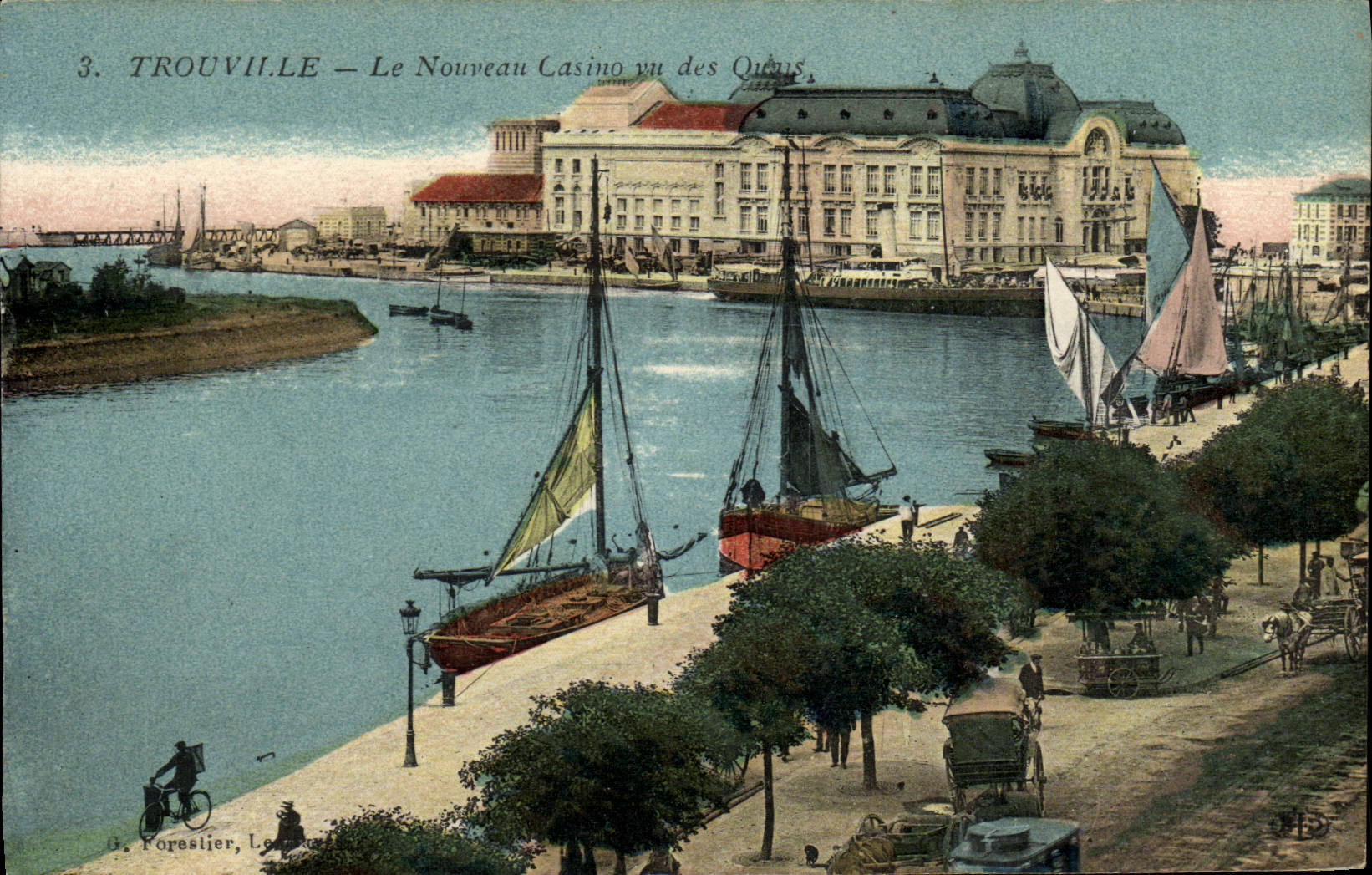 CPA Trouville Le nouveau Casino vu des quais Bateaux 