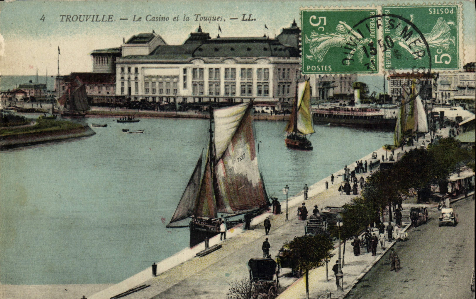 POSTAL Trouville de la VENDIMIA el casino y los barcos de los tambores