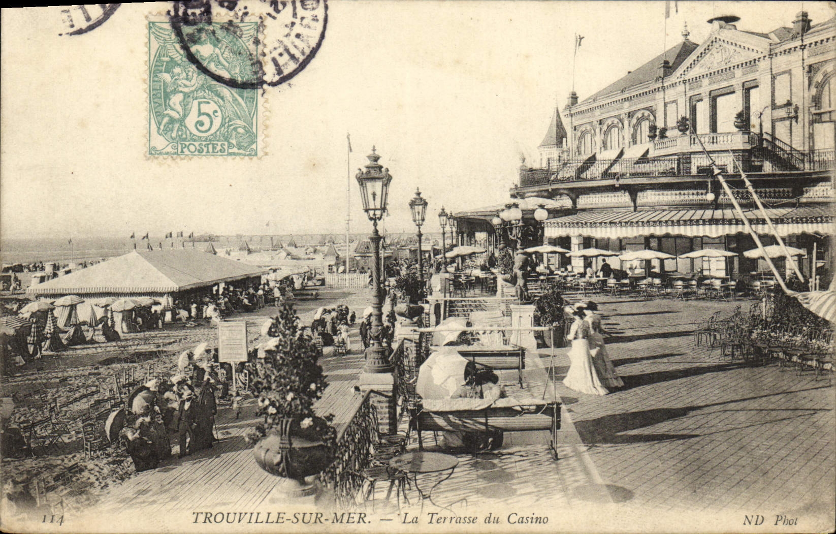 POSTAL Trouville de la VENDIMIA la terraza del casino