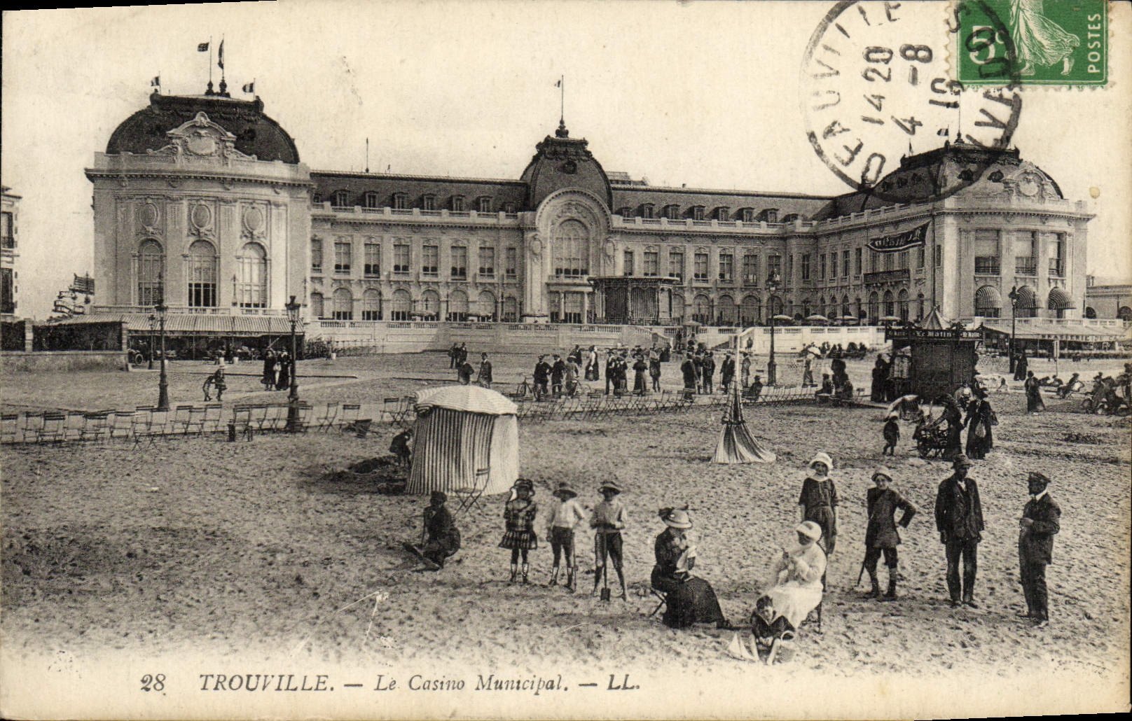 POSTAL Trouville de la VENDIMIA el casino de Muncipal
