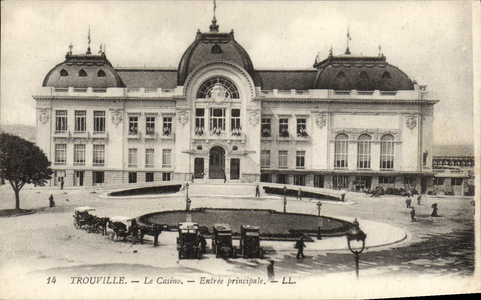 POSTAL Trouville de la VENDIMIA el casino principal entrado