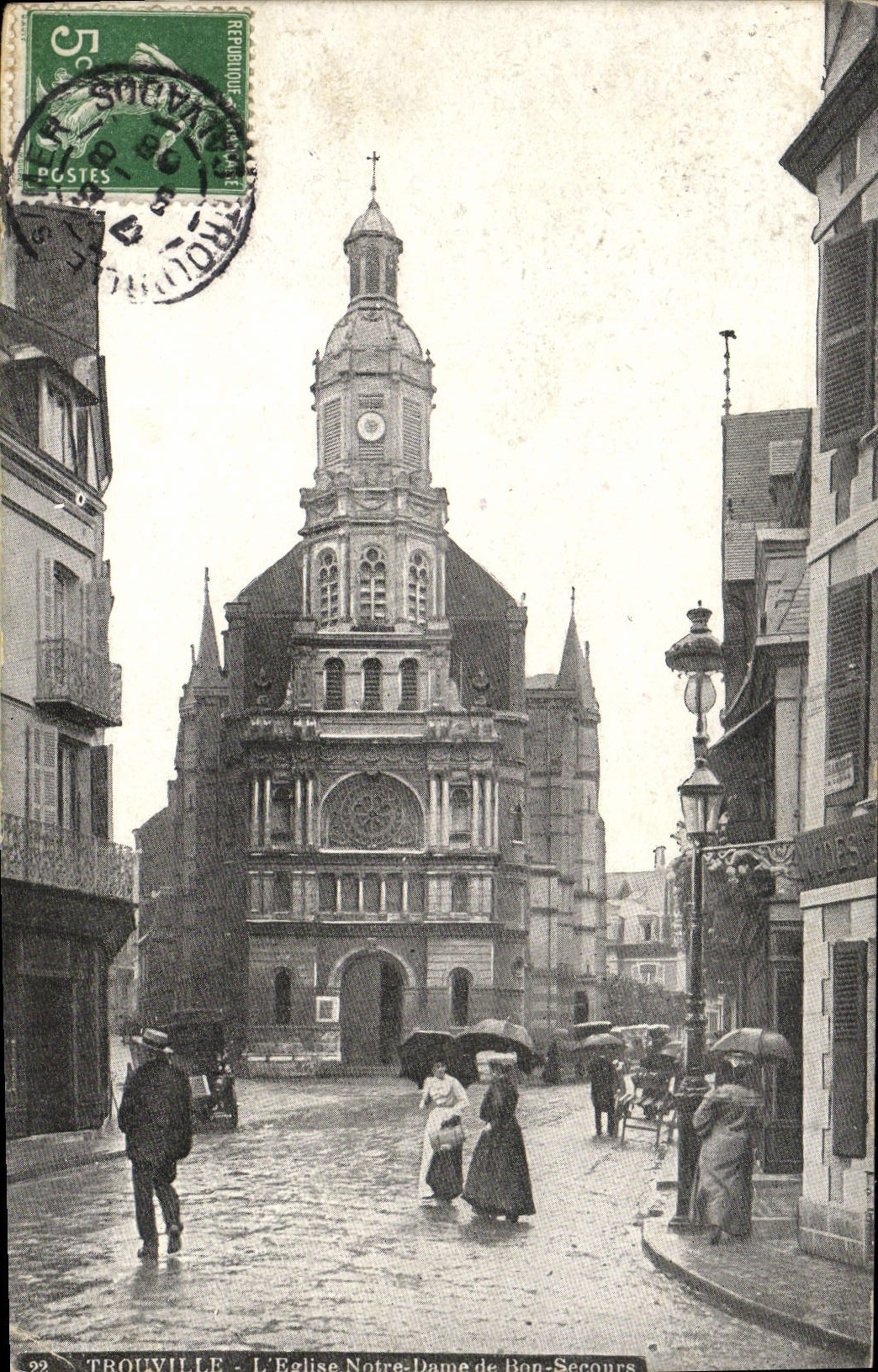 POSTAL Trouville de la VENDIMIA la iglesia Notre Dame de Bon Help