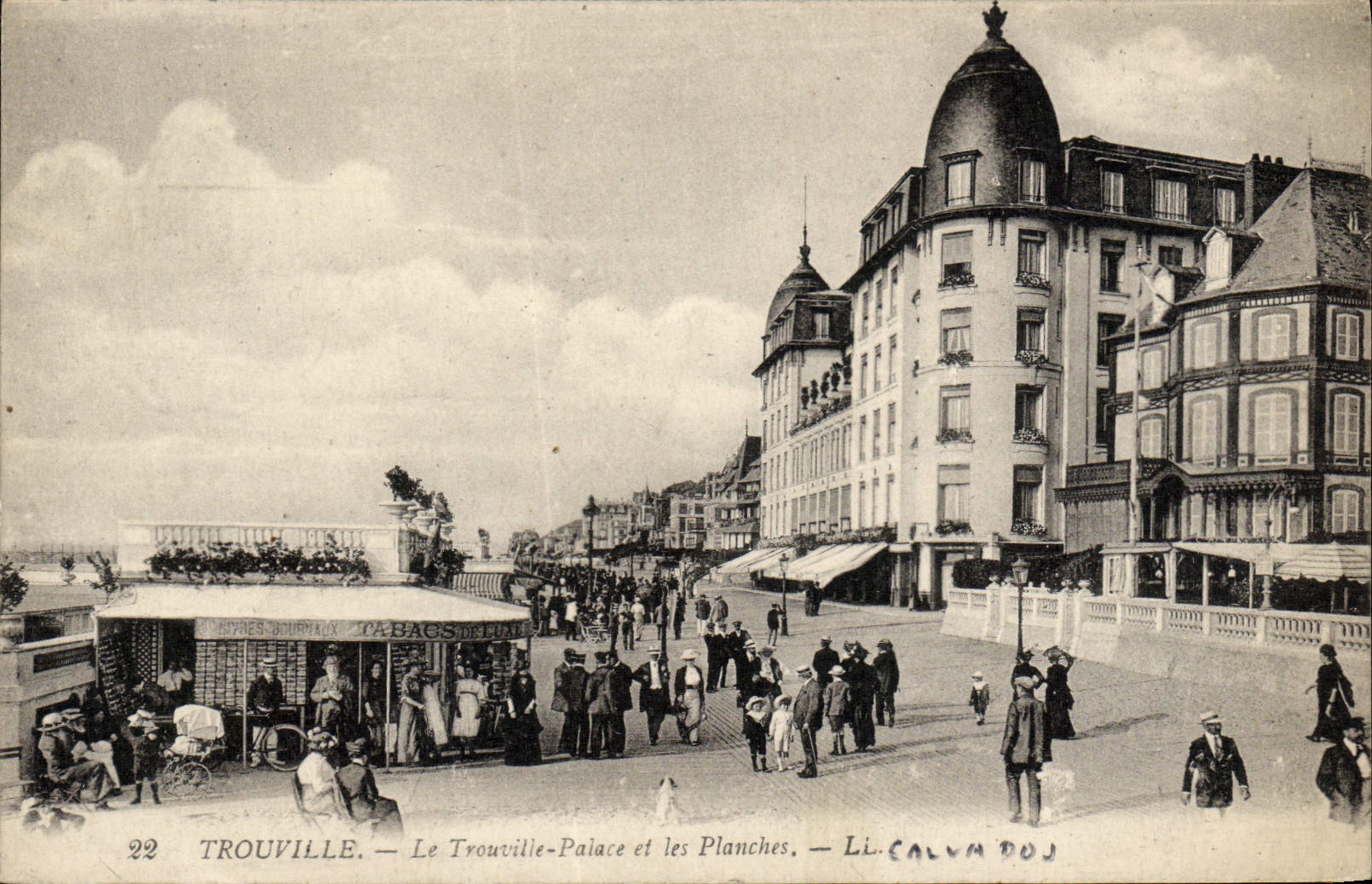 Hotel y tableros luxe de Trouville Trouville De de la POSTAL de la VENDIMIA