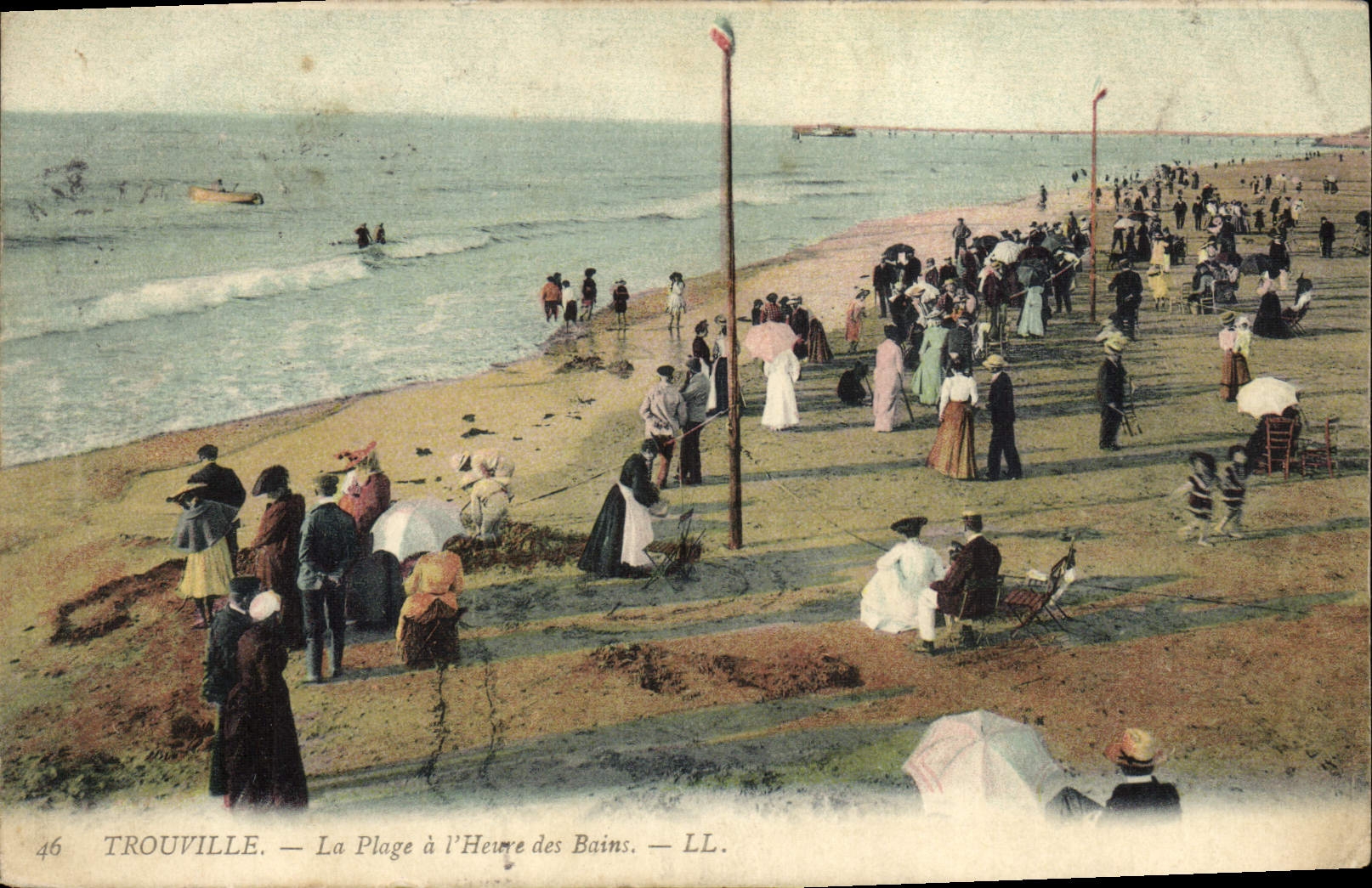POSTAL Trouville de la VENDIMIA la playa por la hora de los baños