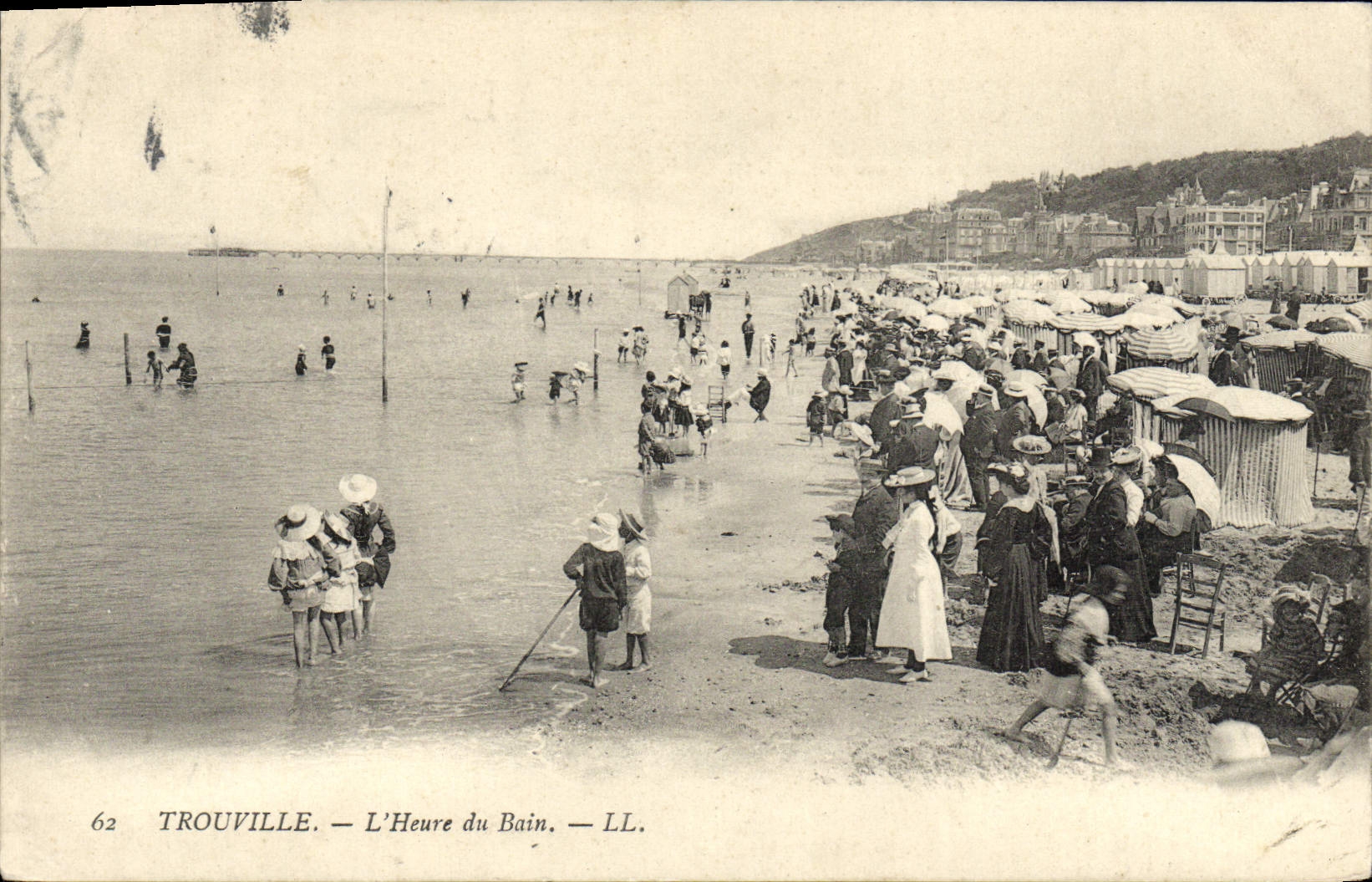 CPA Trouville L'Heure du Bain