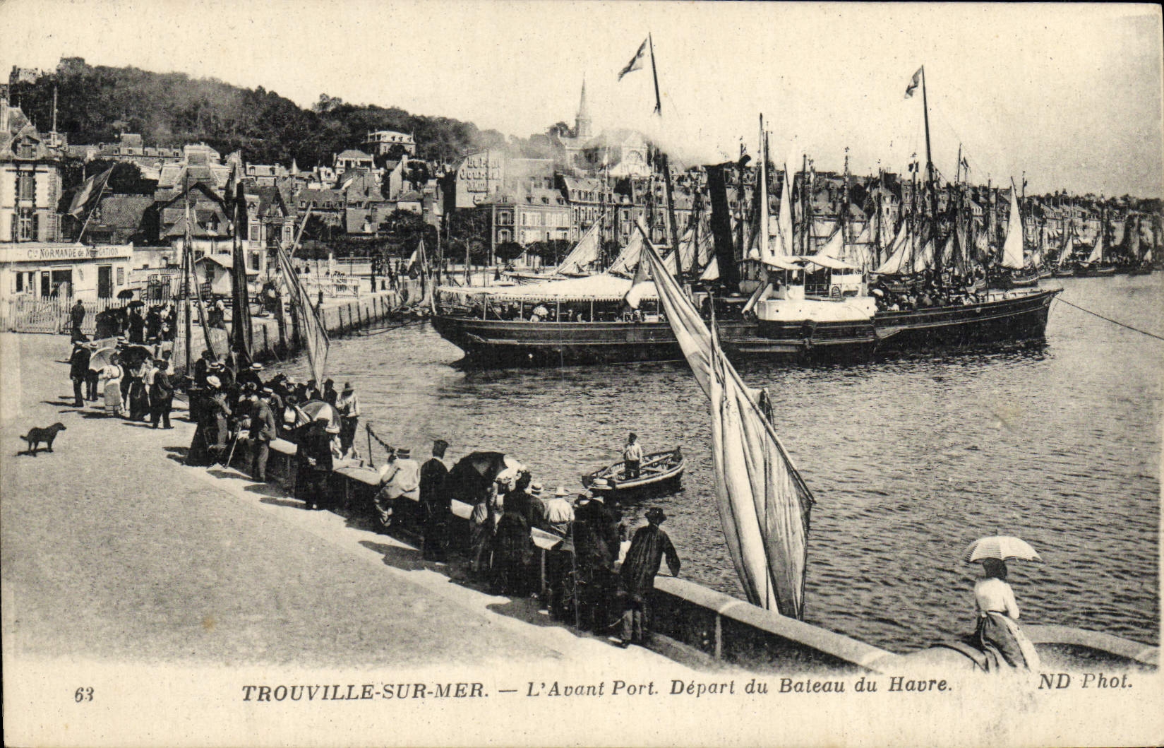 POSTAL Trouville de la VENDIMIA antes de la salida portuaria del barco de Le Havre