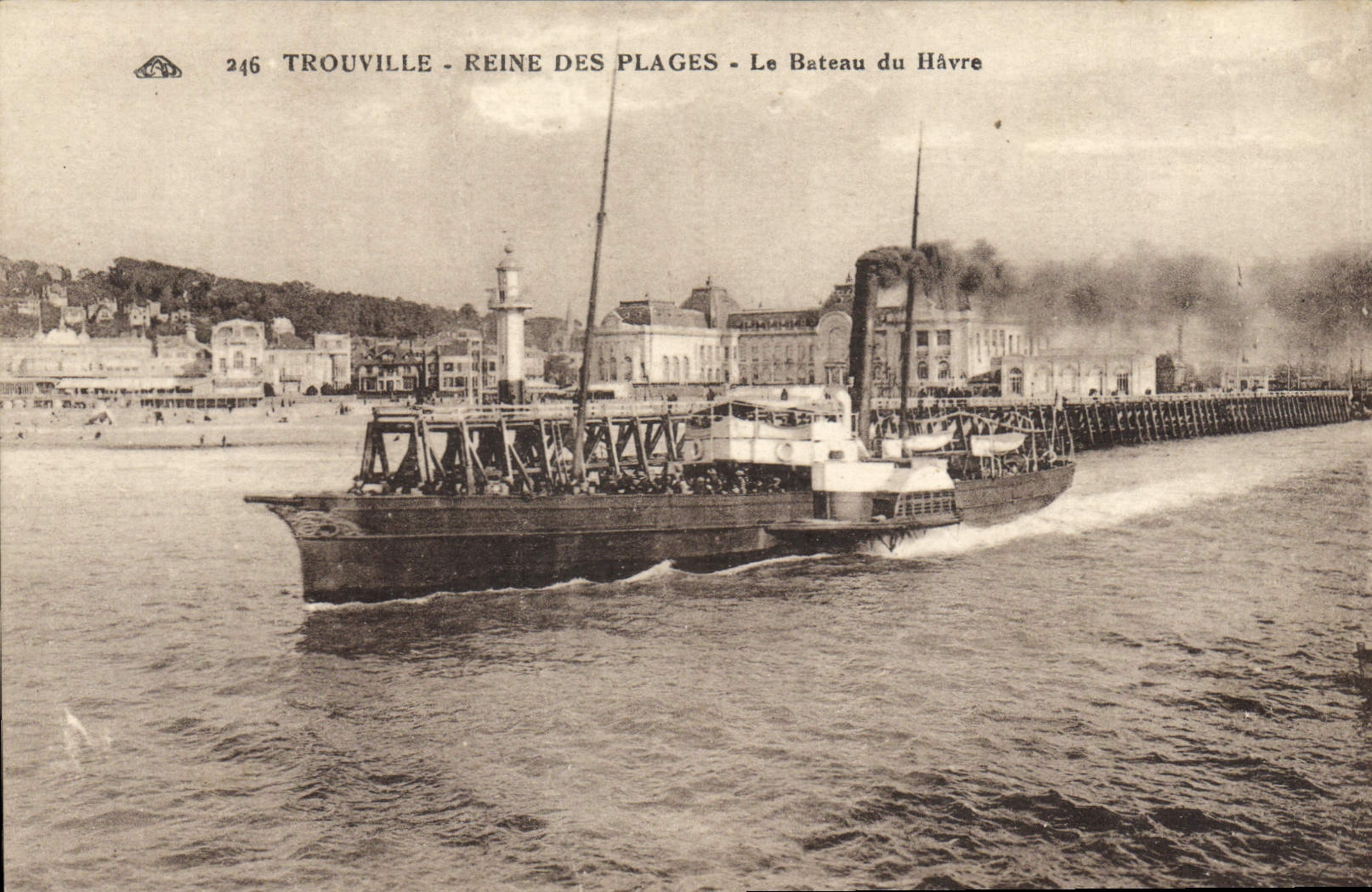 CPA Trouville Reine des Plages Le Bateau du Havre
