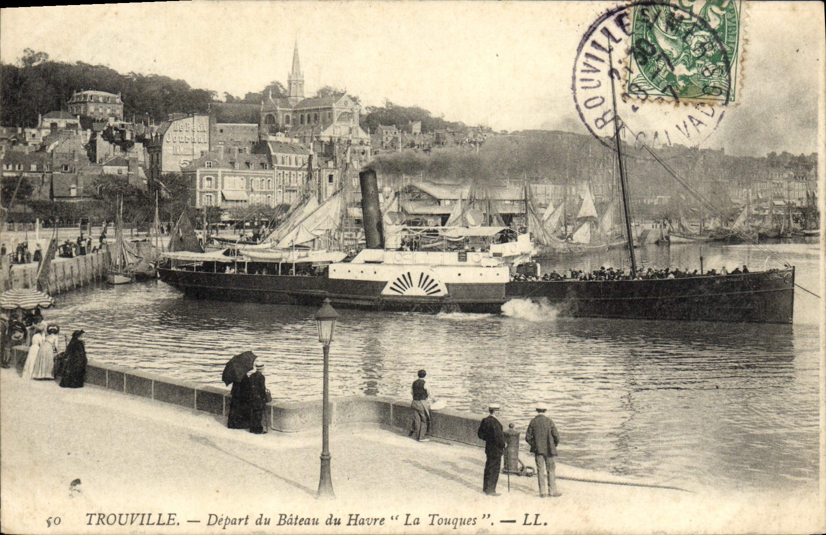 CPA Trouville Depart du bateau du havre La Touques