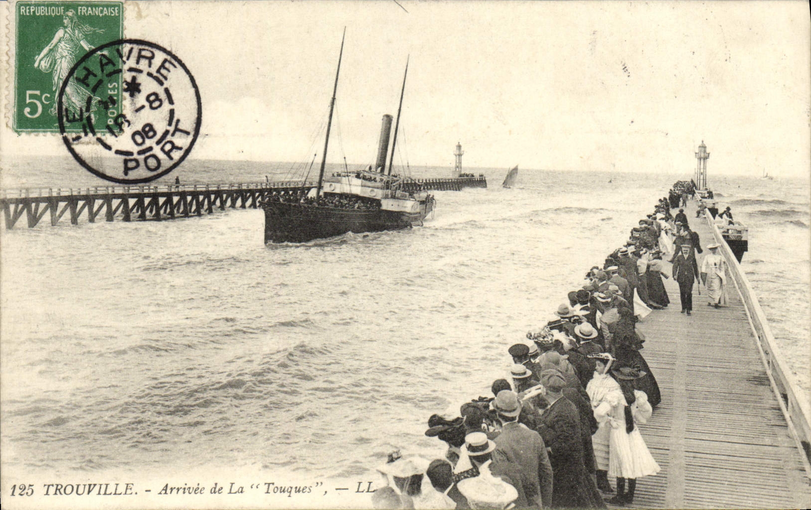 CPA Trouville Arrivee de la Touques Bateau