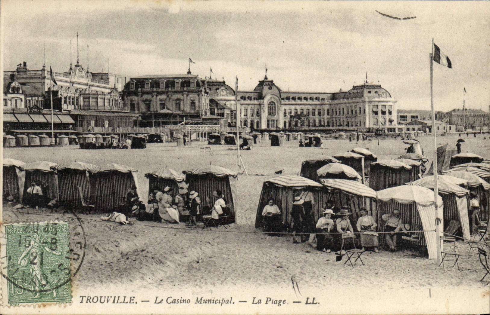 CPA Trouville Le casino municipal la plage