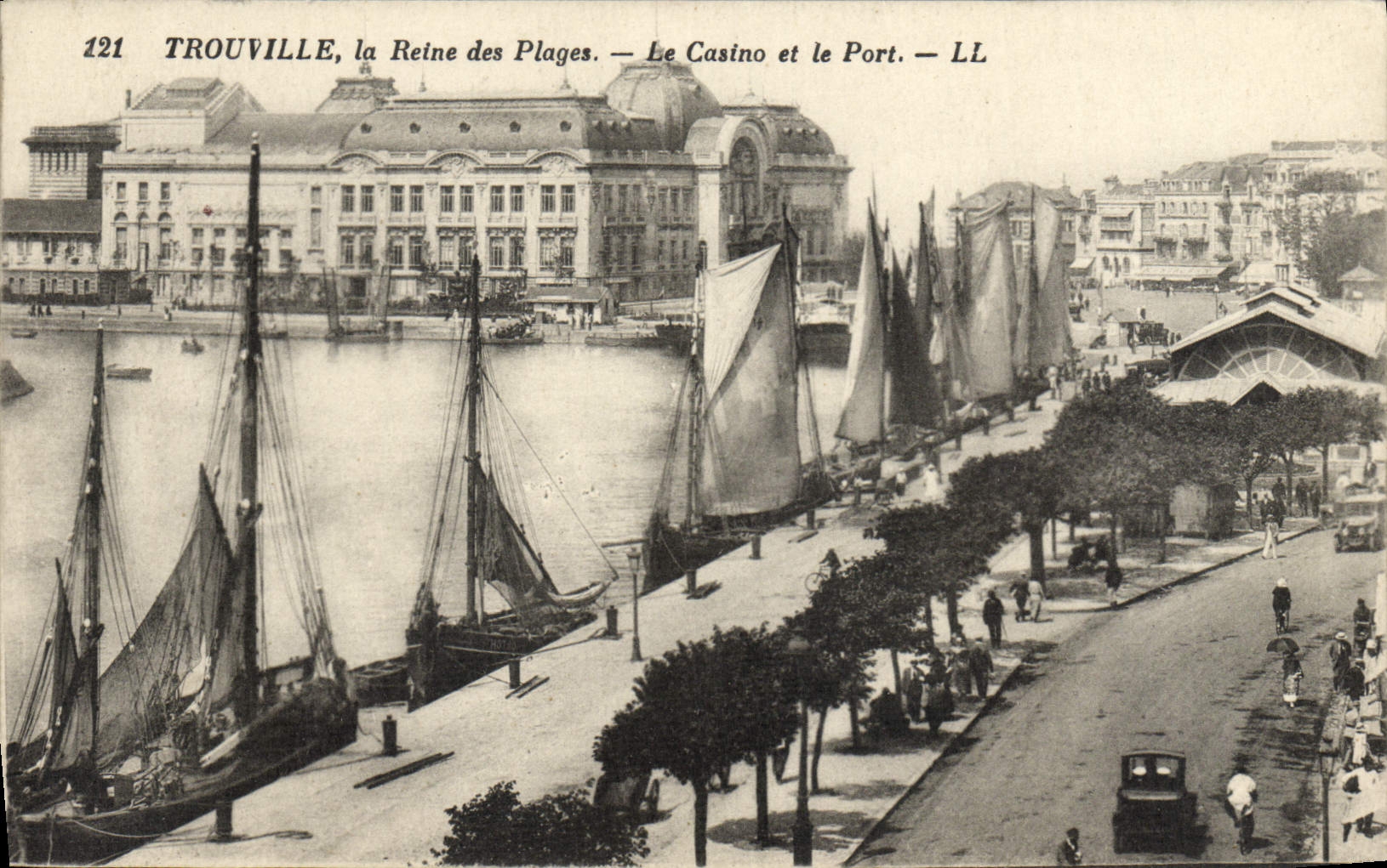 CPA Trouville La reine des plages le casino et le port Bateaux