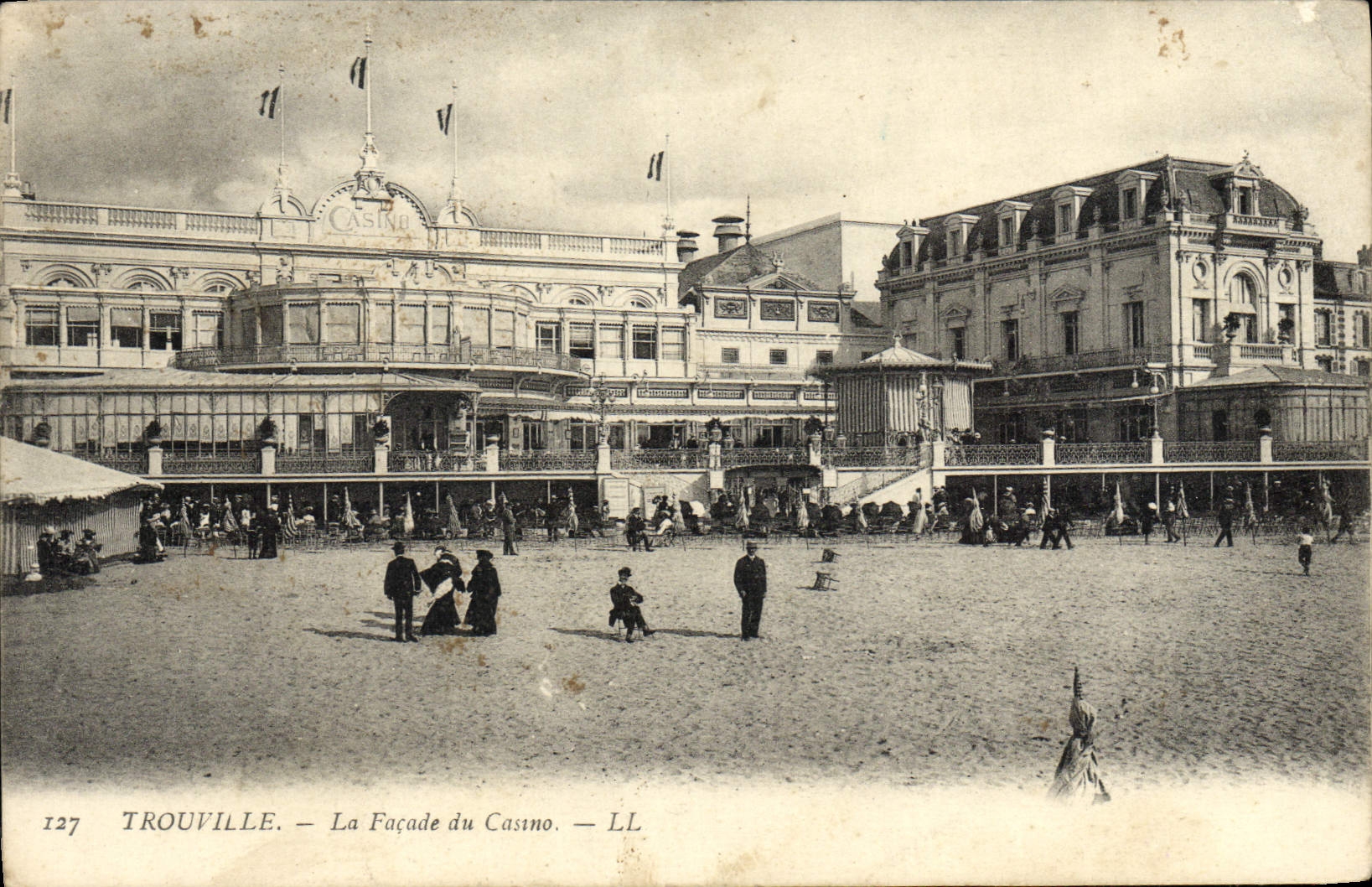 POSTAL Trouville de la VENDIMIA el ataque frontal del casino