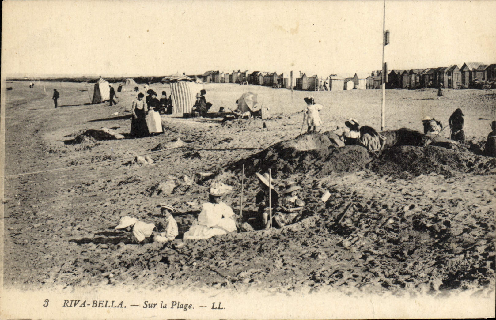 CPA Riva bella sur la plage Enfants