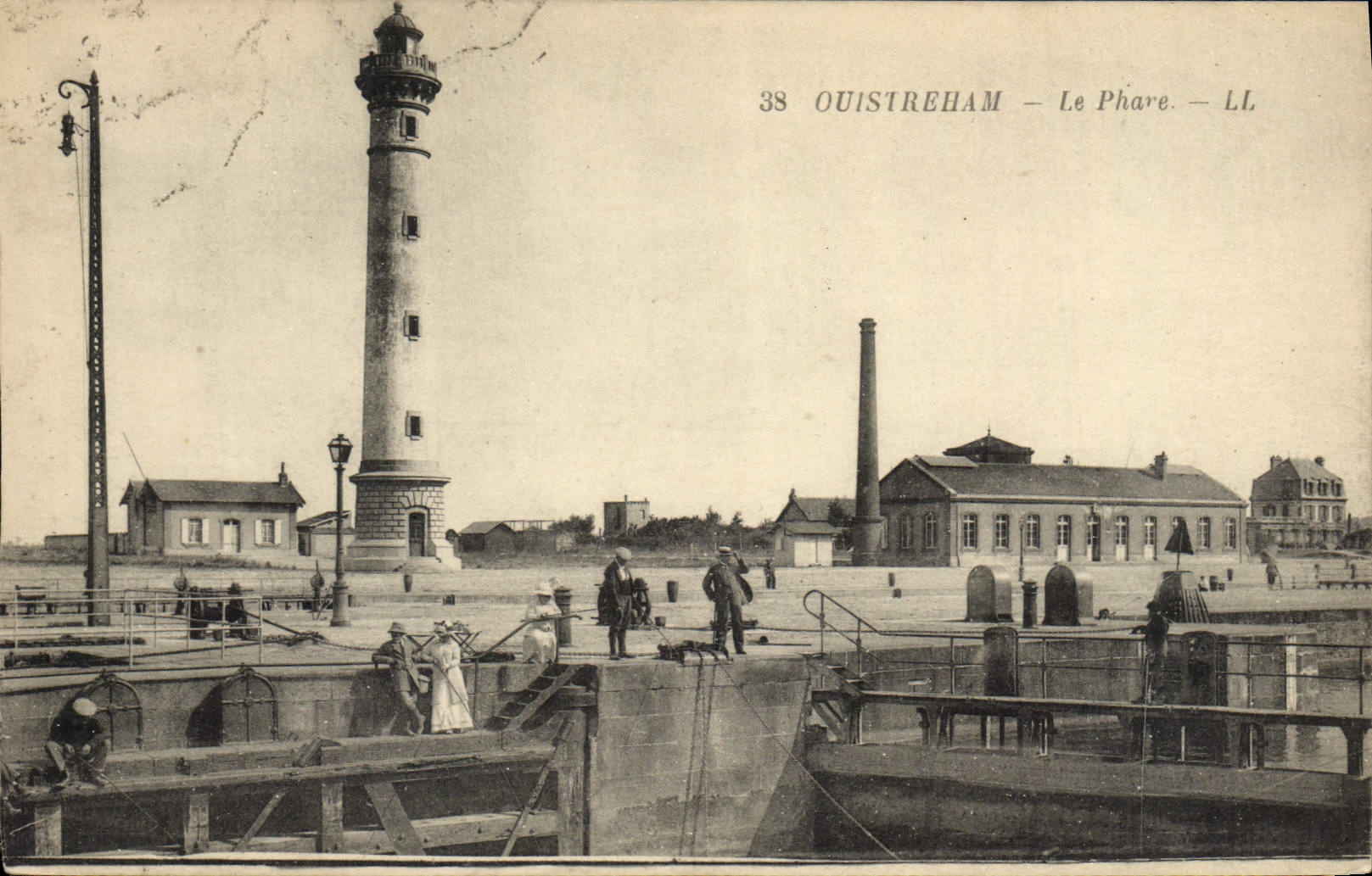 CPA Ouistreham Le Phare