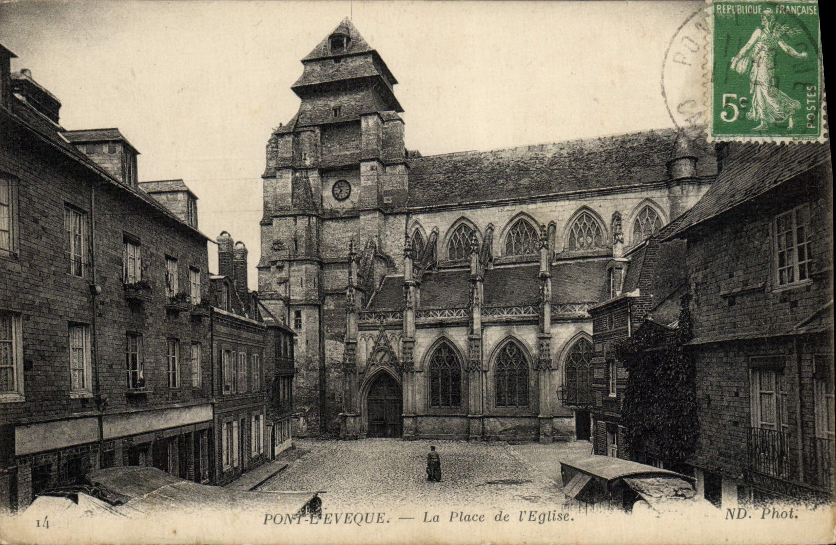 CPA Pont I'Eveque La place de l'eglise
