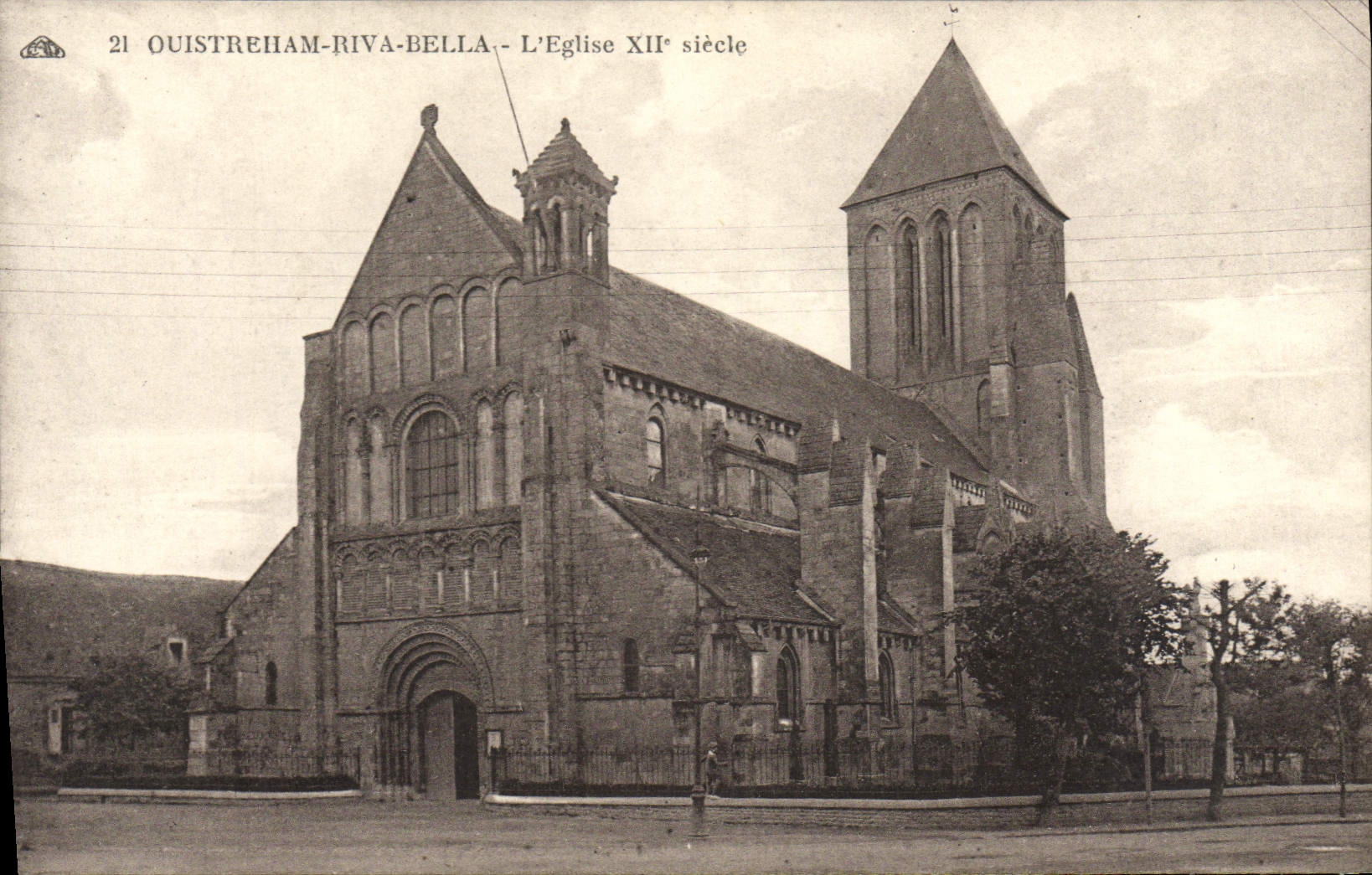 VINTAGE POSTCARD Oustreham Riva Bleated the church