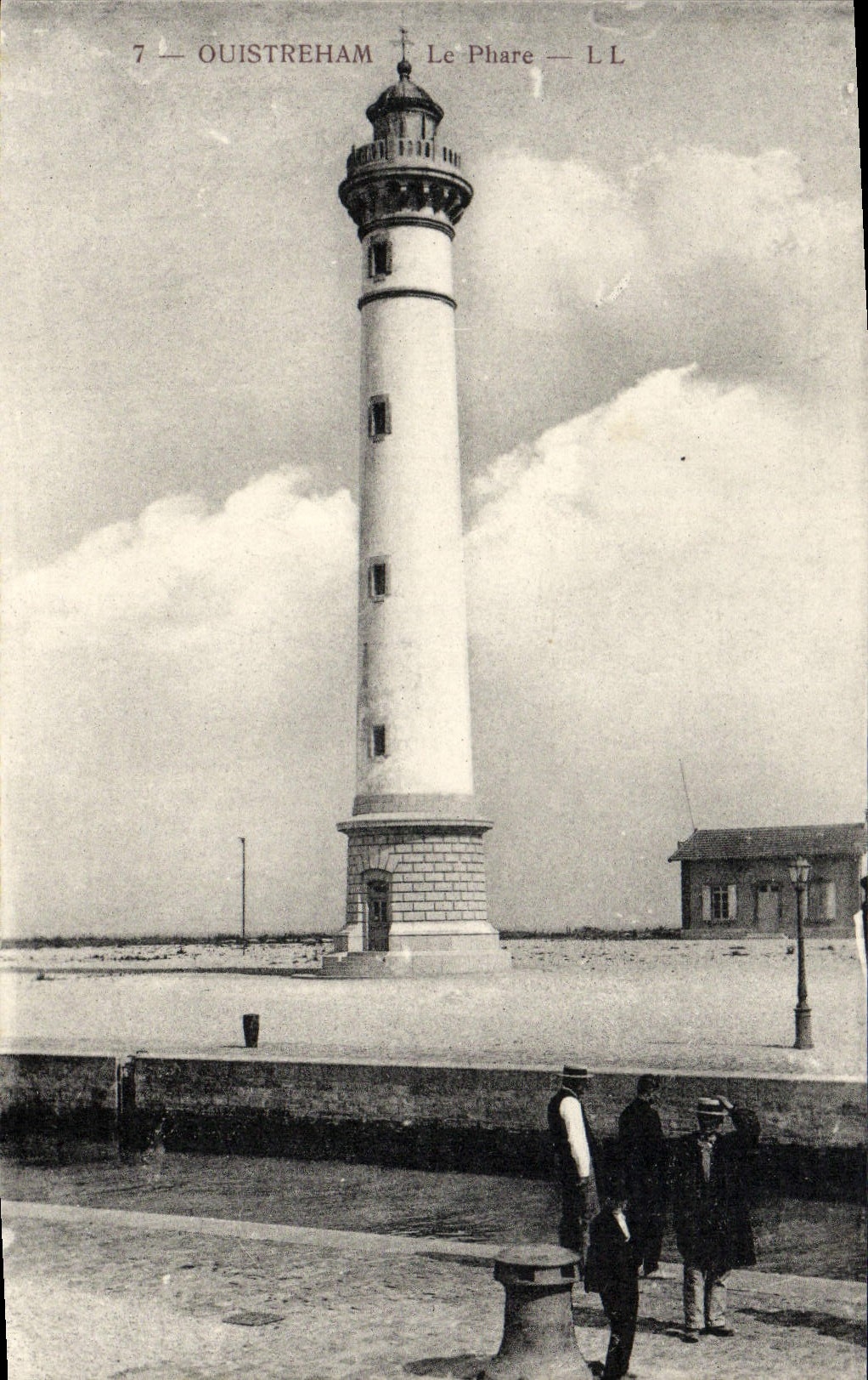 CPA Oustreham Le phare