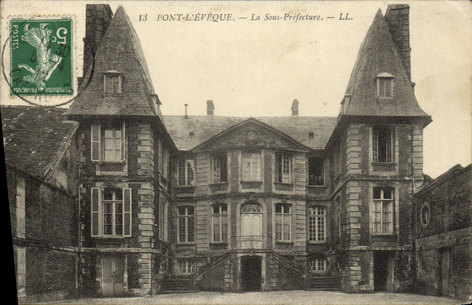 CPA Pont L'Eveque La sous prefecture