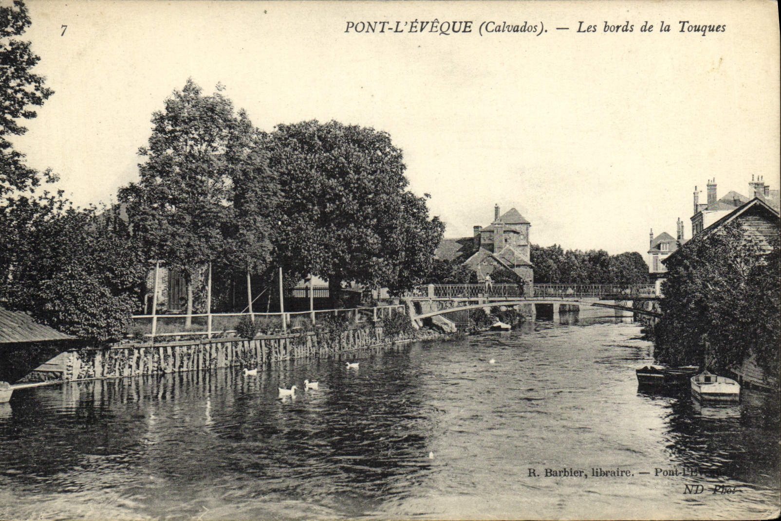CPA Pont L'Eveque Les bords de la touques
