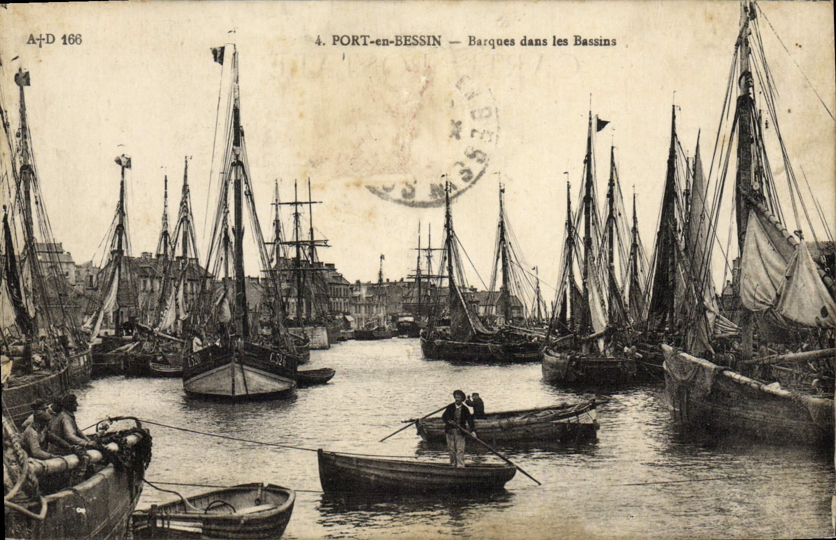 Puerto de la POSTAL de la VENDIMIA en los barcos de Bessin en los barcos de los lavabos
