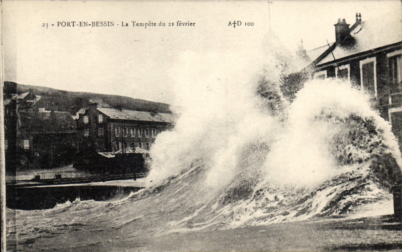 CPA Port En Bessin La tempete du 21 fevrier