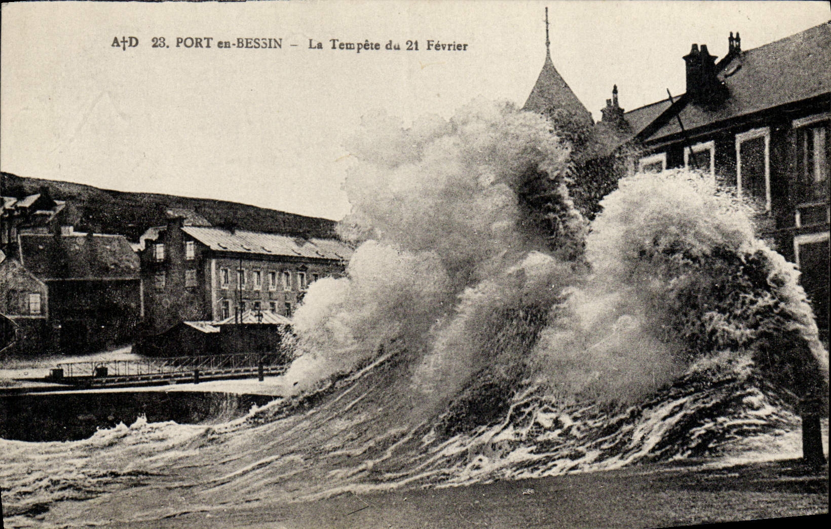 CPA Port En Bessin La tempete du 21 fevrier