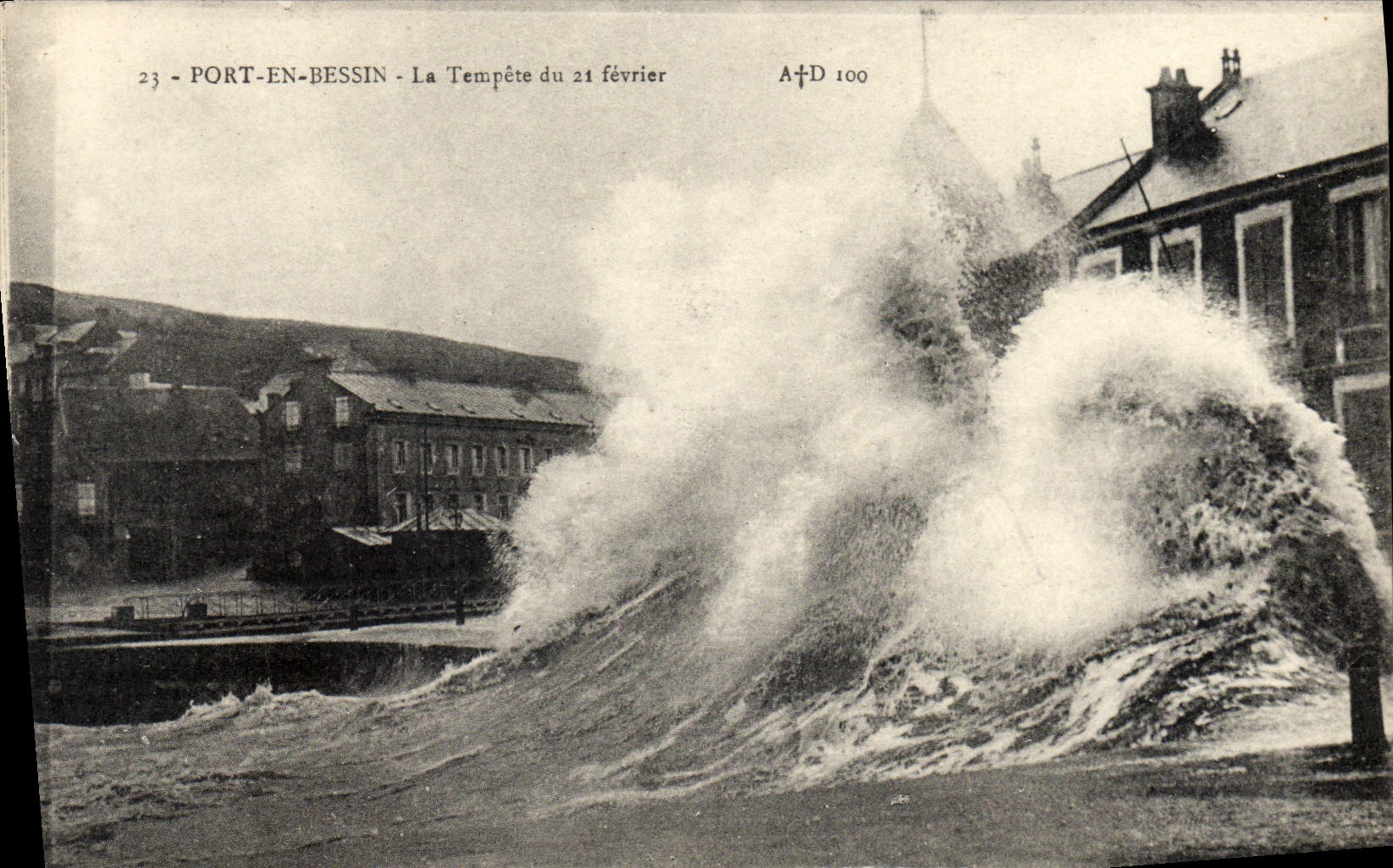 CPA Port En Bessin La tempete du 21 fevrier