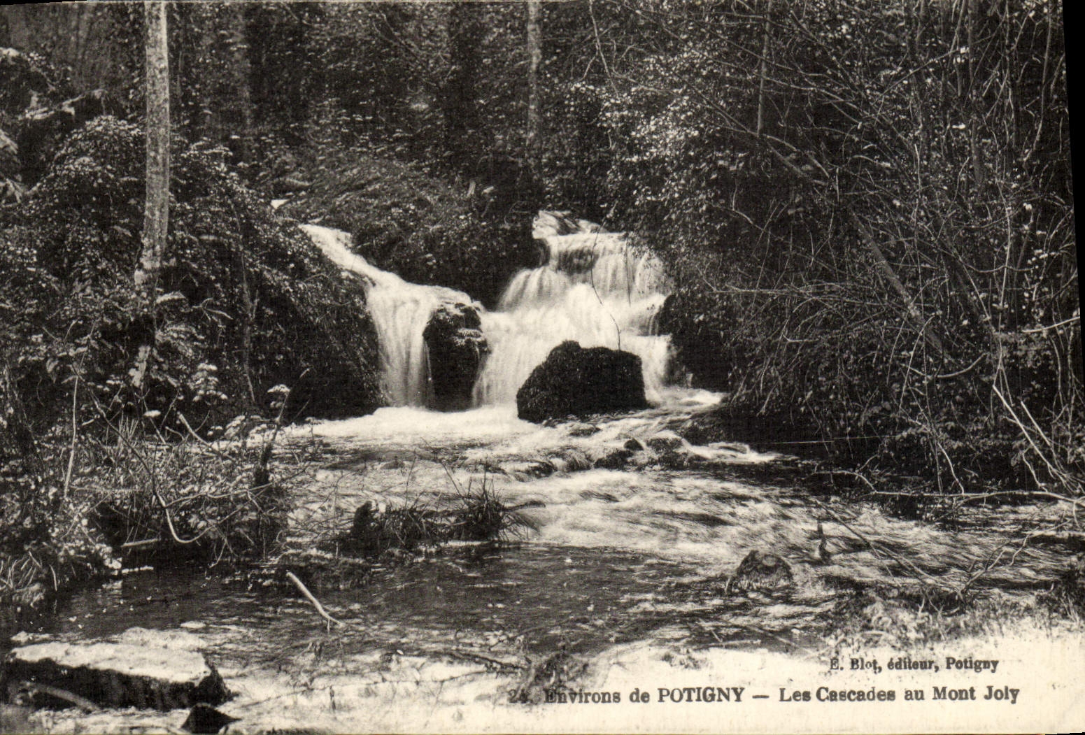 CPA Environs de Potigny Les Cascades au Mont Joly