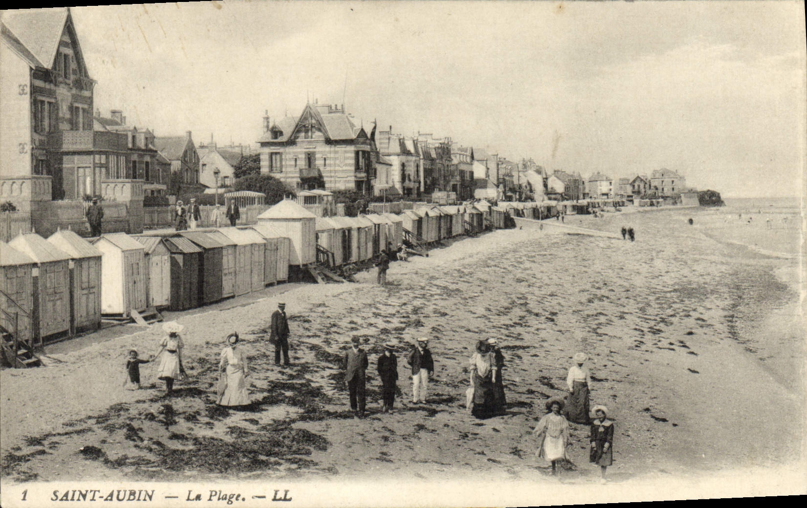 VINTAGE POSTCARD Holy Aubin the Beach