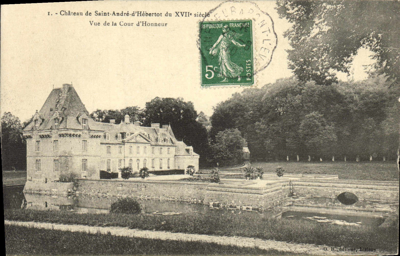 VINTAGE POSTCARD Holy Andre d' Hebertot Castle Seen of the Main courtyard