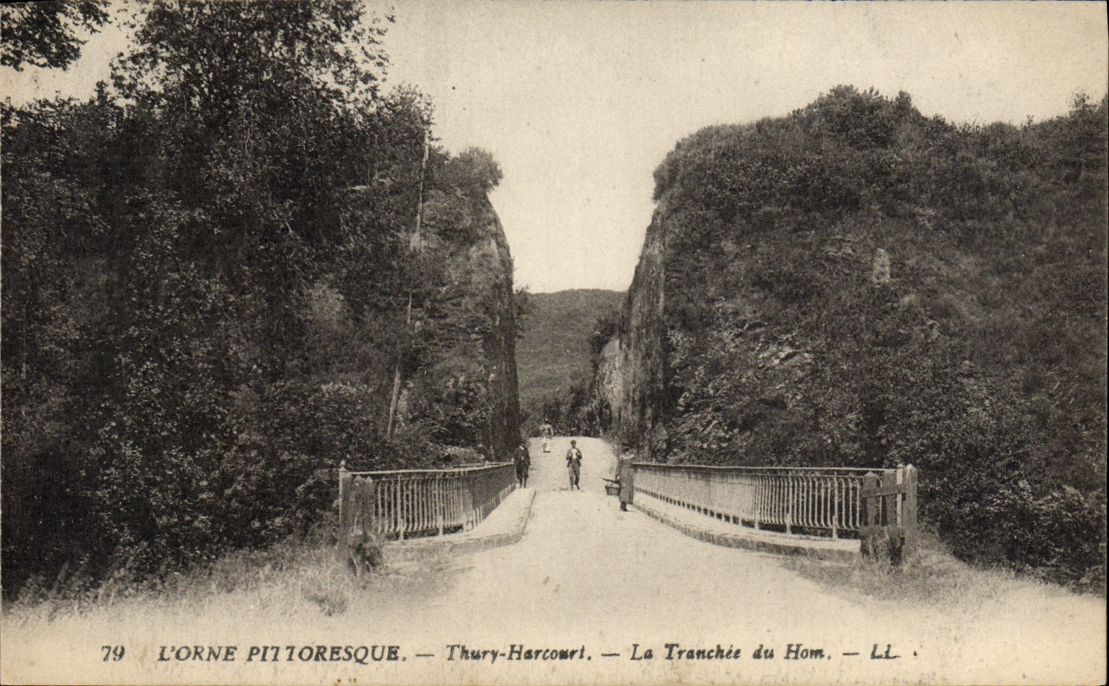 CPA Thury Harcourt La Tranchee du Hom