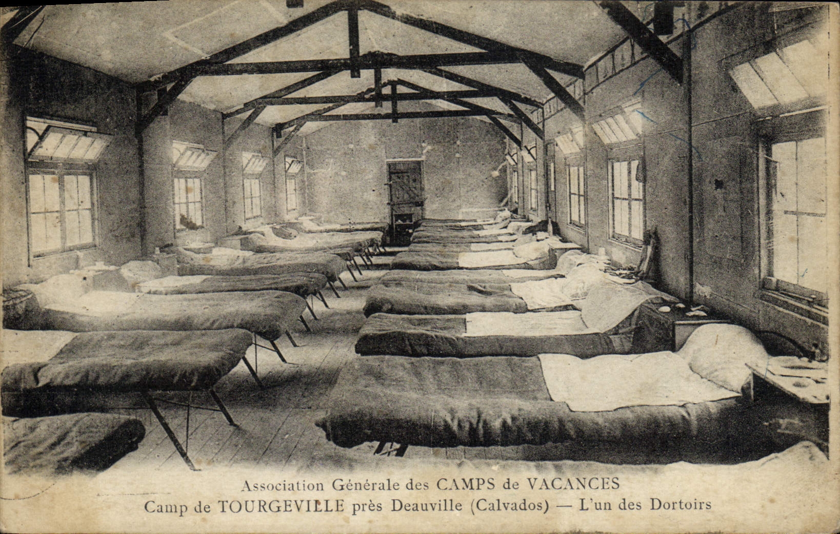 CPA Camp de Tourgeville pres Deauville L'un des dortoirs Camps de Vacances