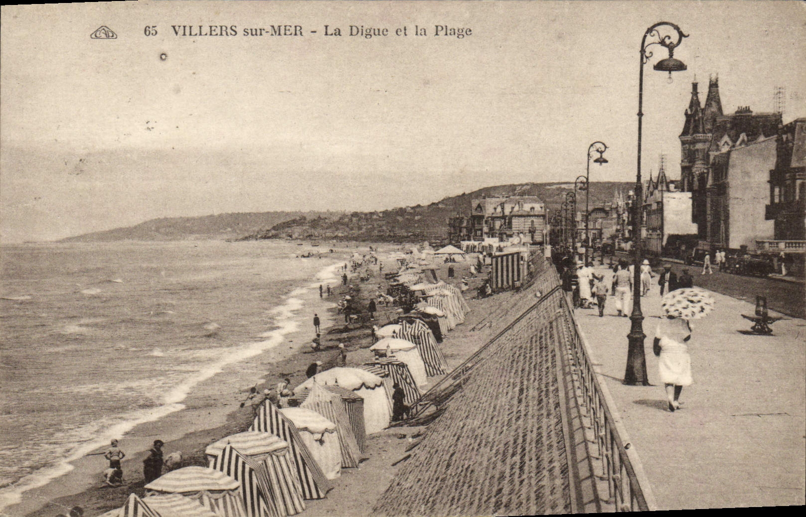CPA Villers Sur Mer La Digue et la Plage