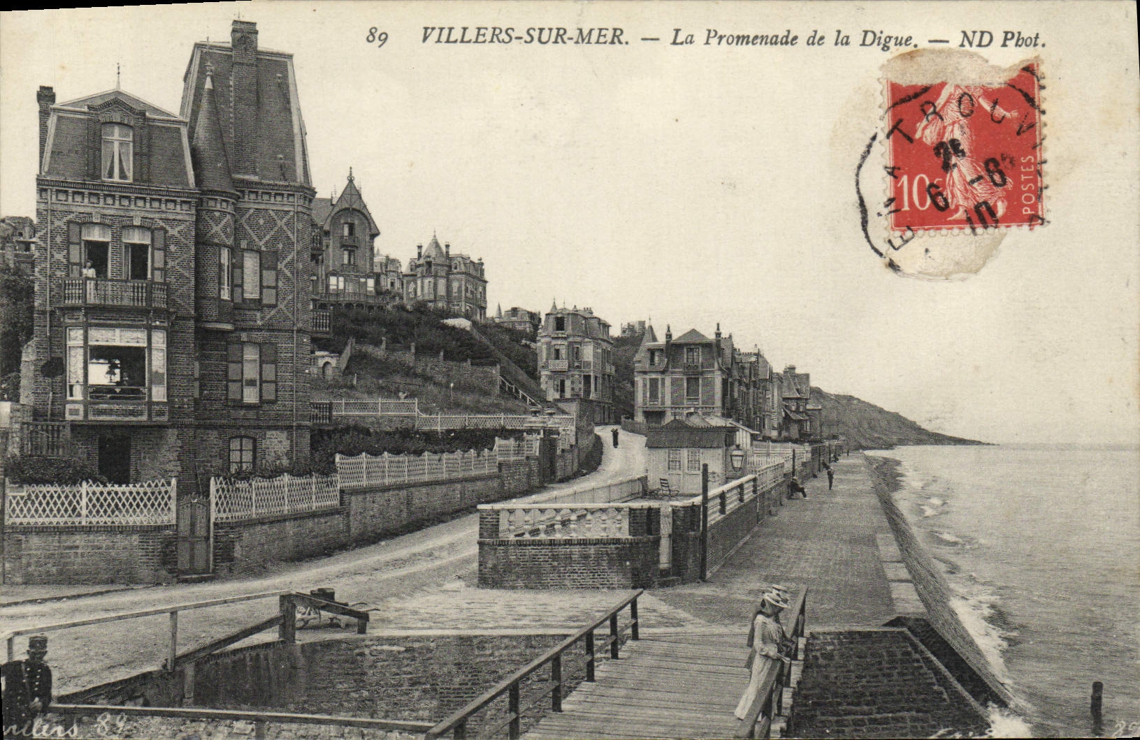 CPA Villers Sur Mer La promenade de la Digue