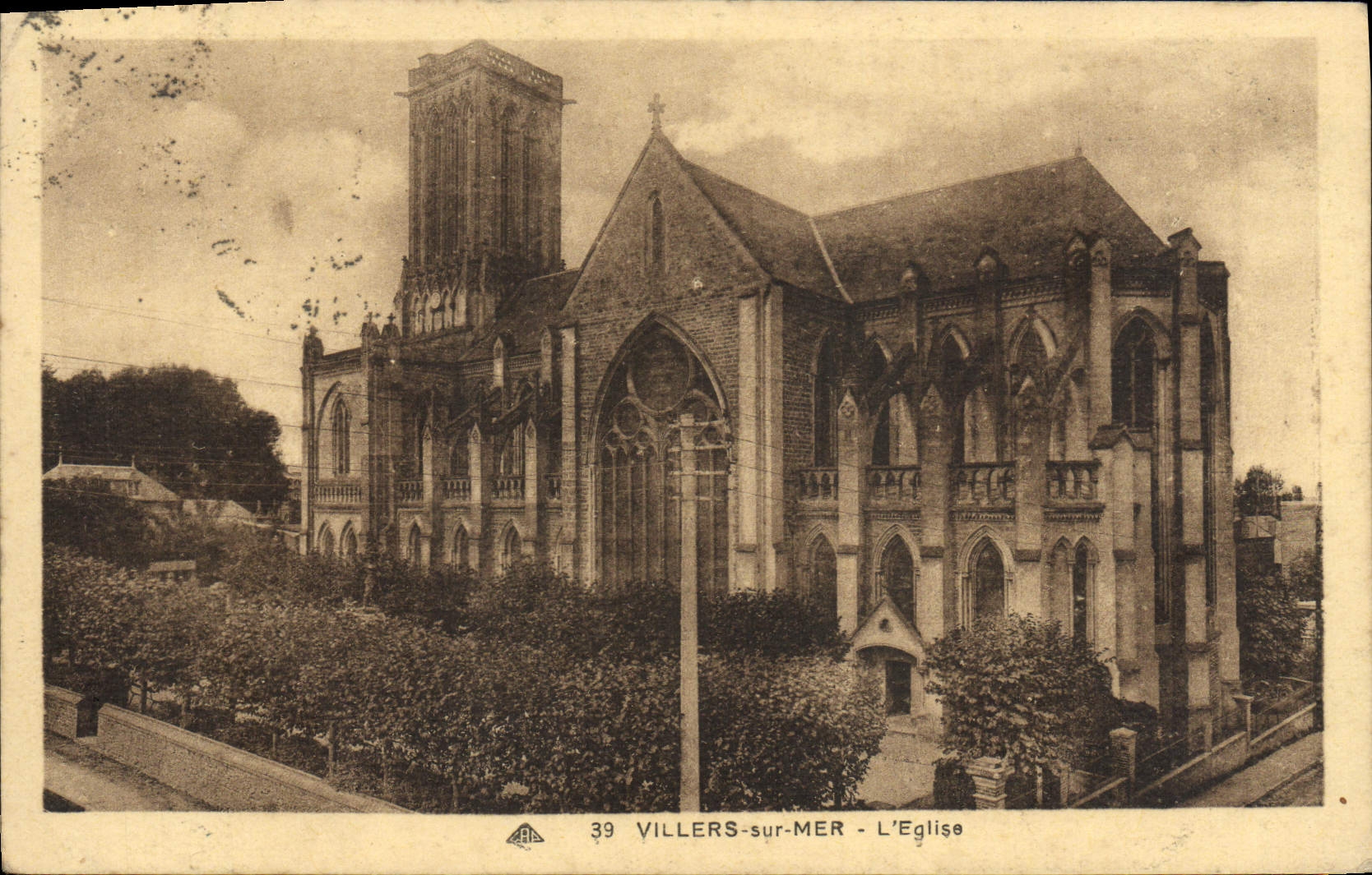 VINTAGE POSTCARD Villers On Sea the Church