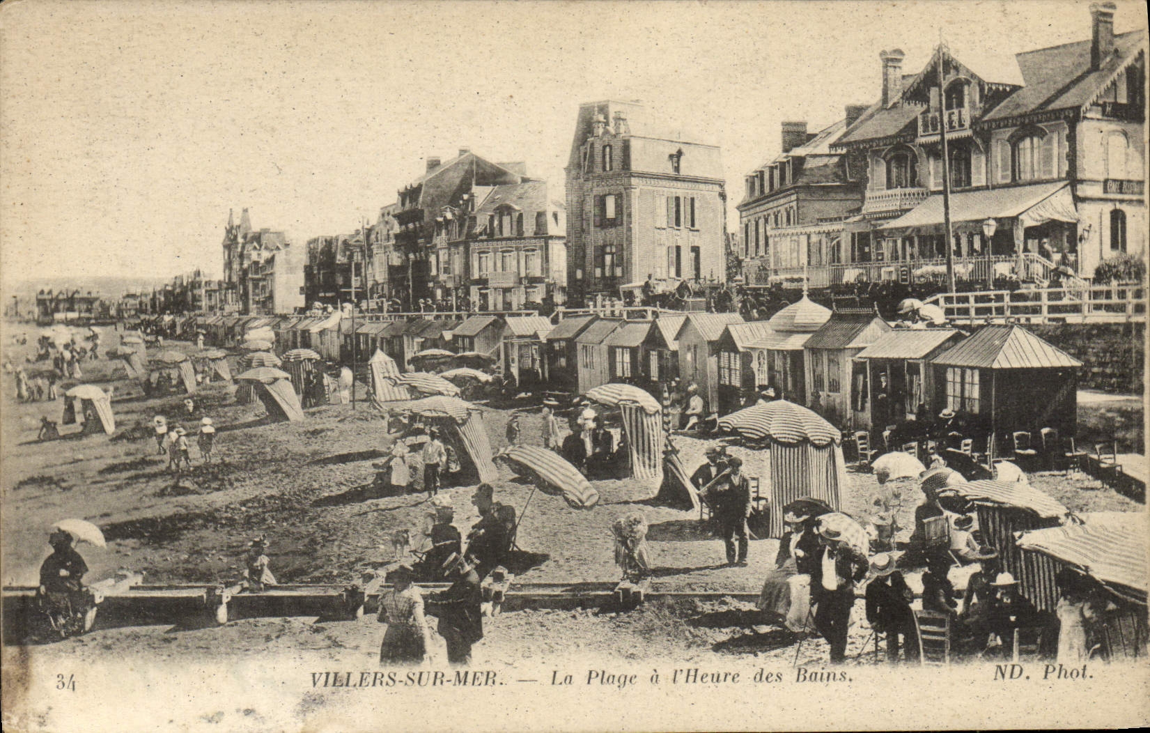 VINTAGE POSTCARD Villers On Sea the beach per hour of the baths