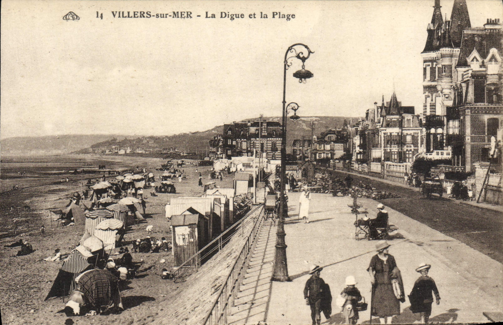CPA Villers Sur Mer La Digue et la Plage