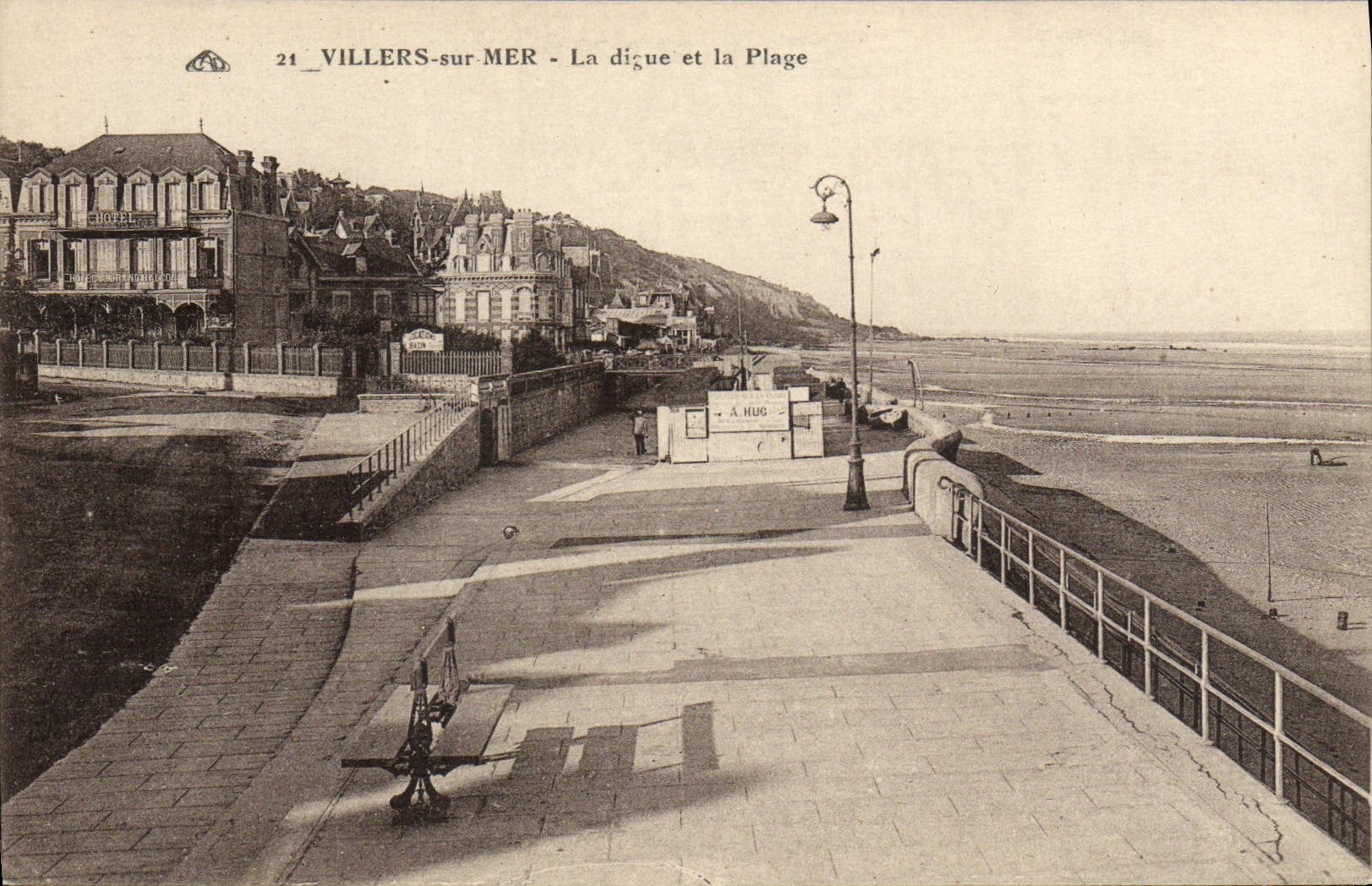 CPA Villers Sur Mer La Digue et la Plage