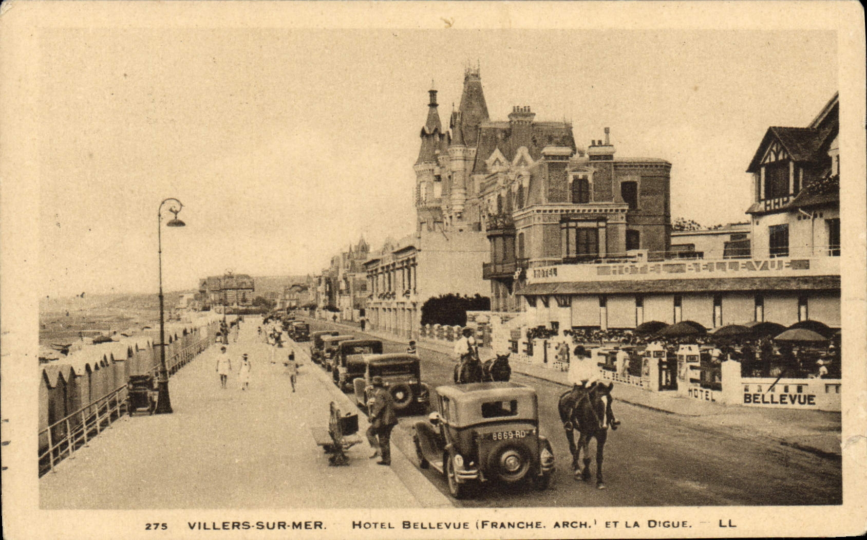 POSTAL Villers de la VENDIMIA en el caballo de Bellevue del hotel del mar