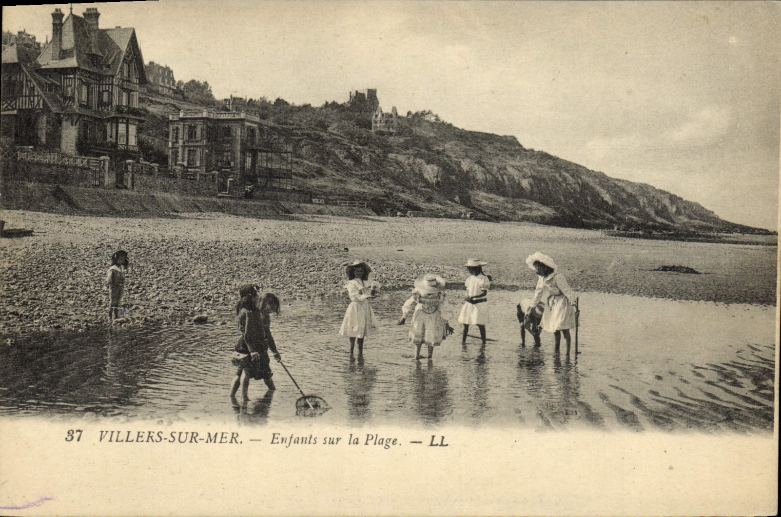 CPA Villers Sur Mer Enfants Sur la Plage