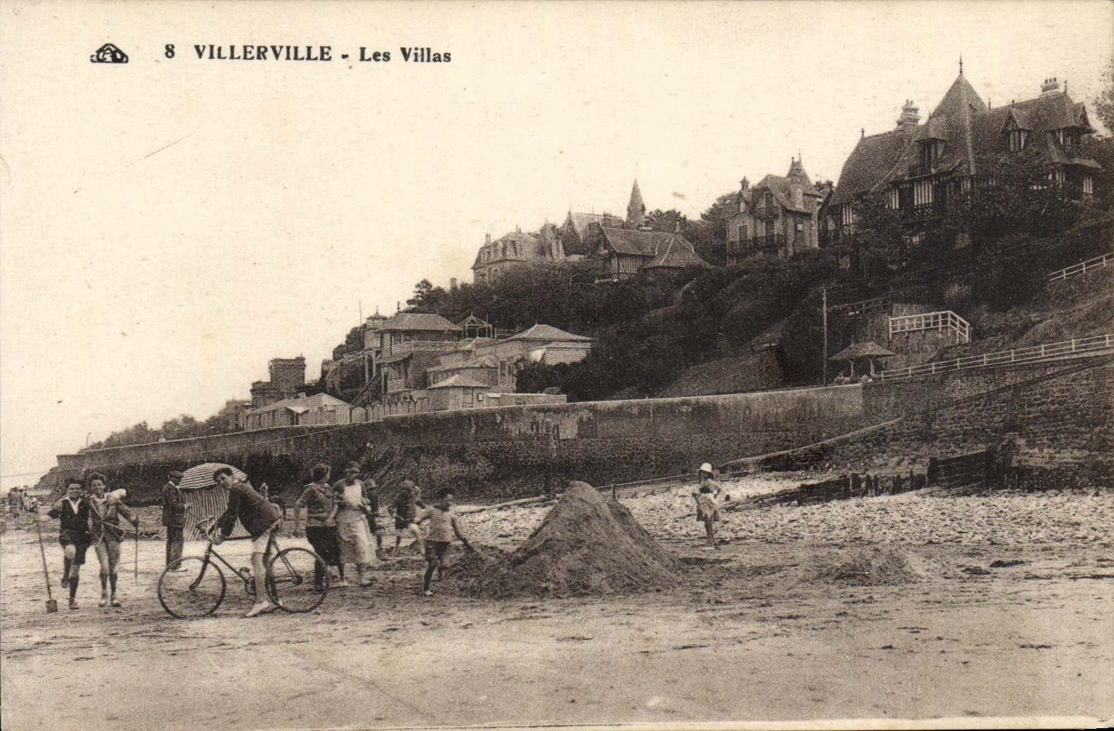 CPA Villerville Les Villas Enfants Velo