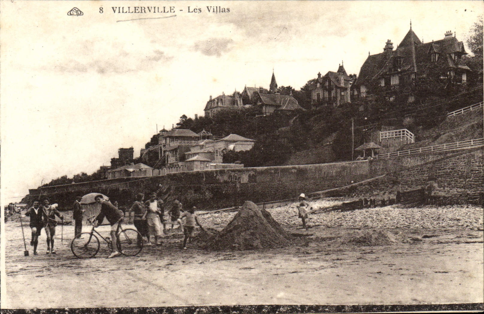 CPA Villerville Les Villas Enfants Velo