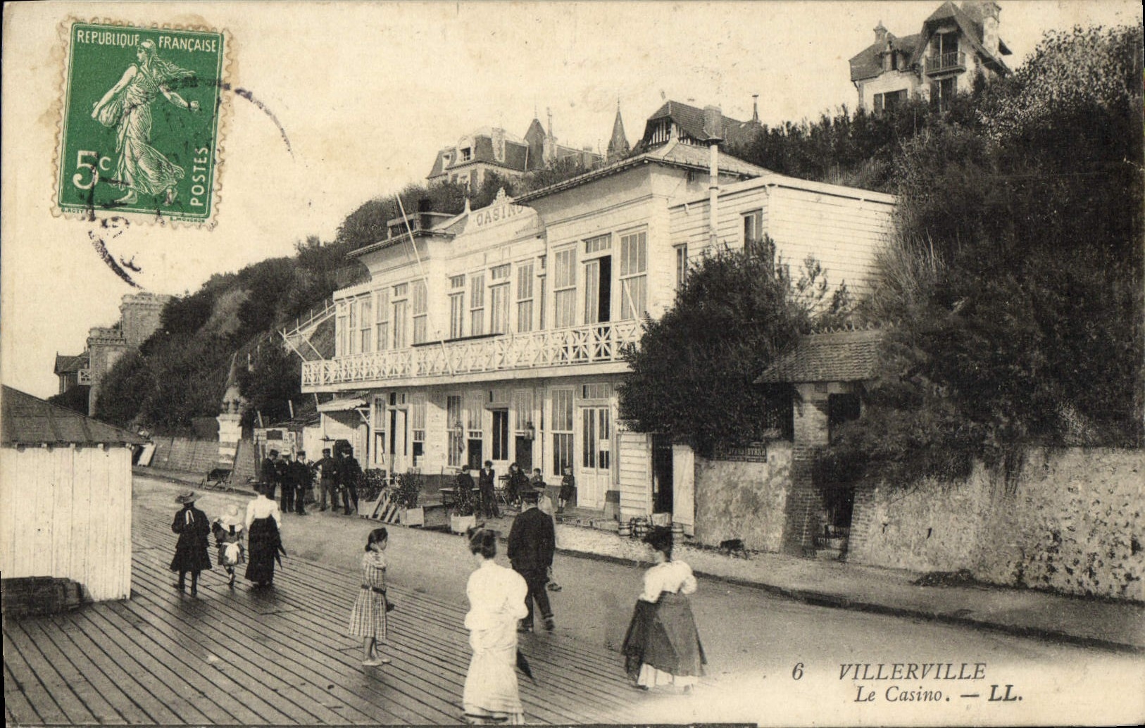 VINTAGE POSTCARD Villerville the Casino