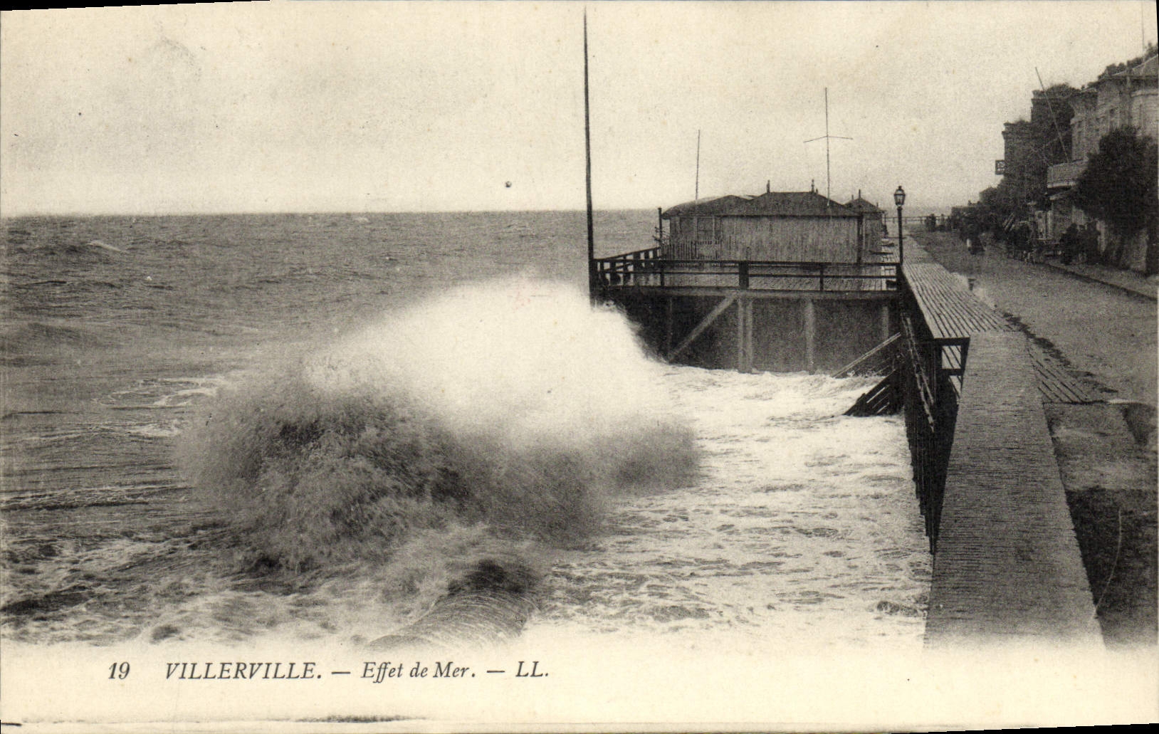 CPA Villerville Effet de Mer