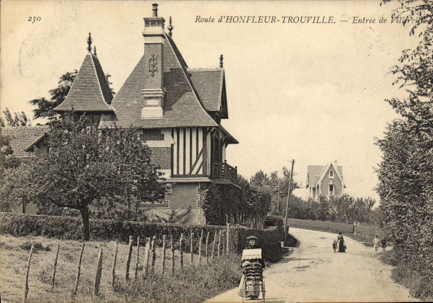 CPA Route de Honfleur Trouville Entree de Villerville 