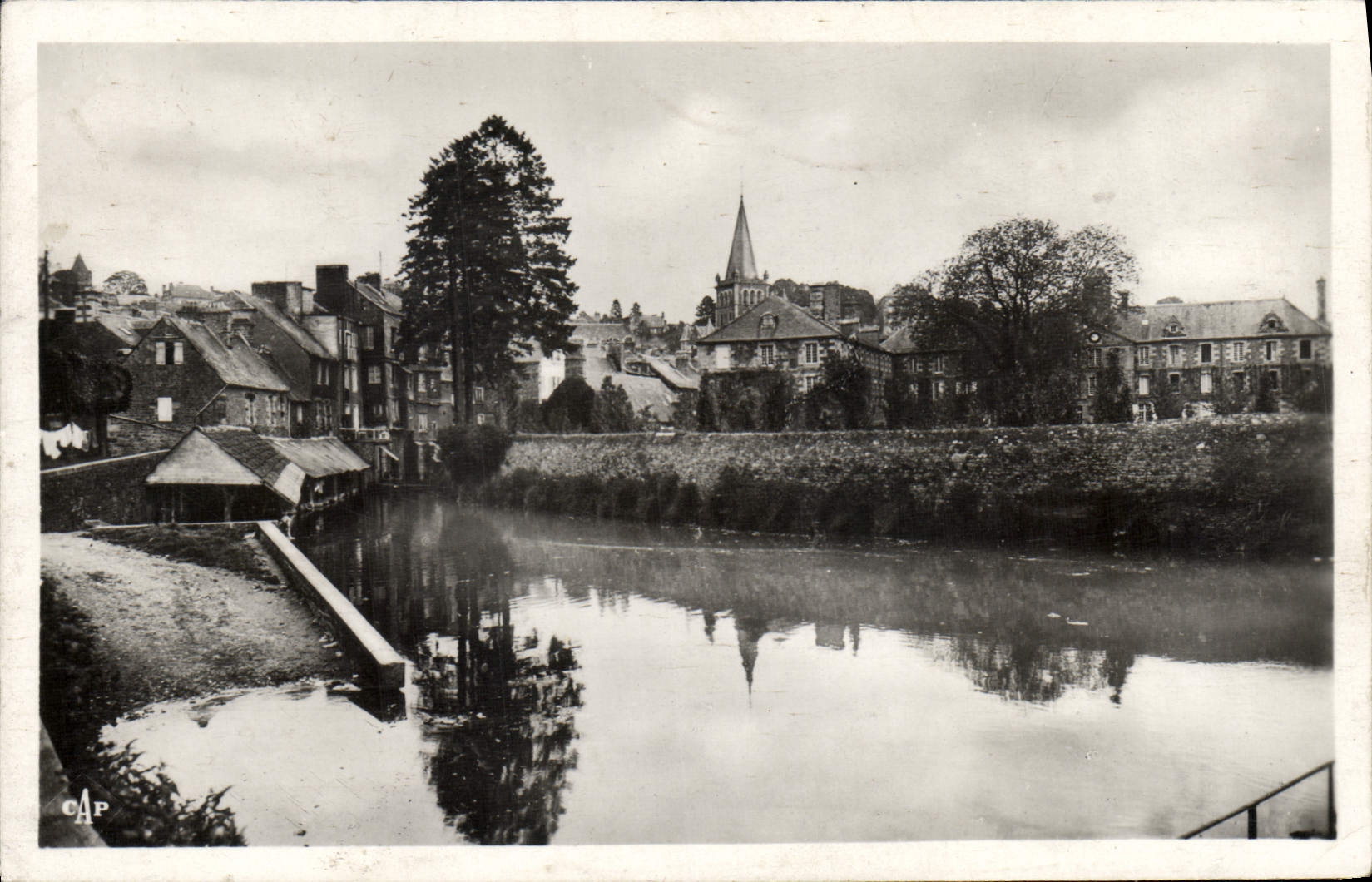 VINTAGE POSTCARD Transfers the edges of Vire