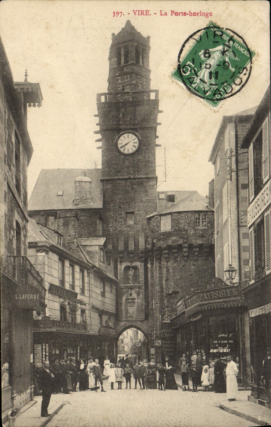 CPA Vire La Porte Horloge