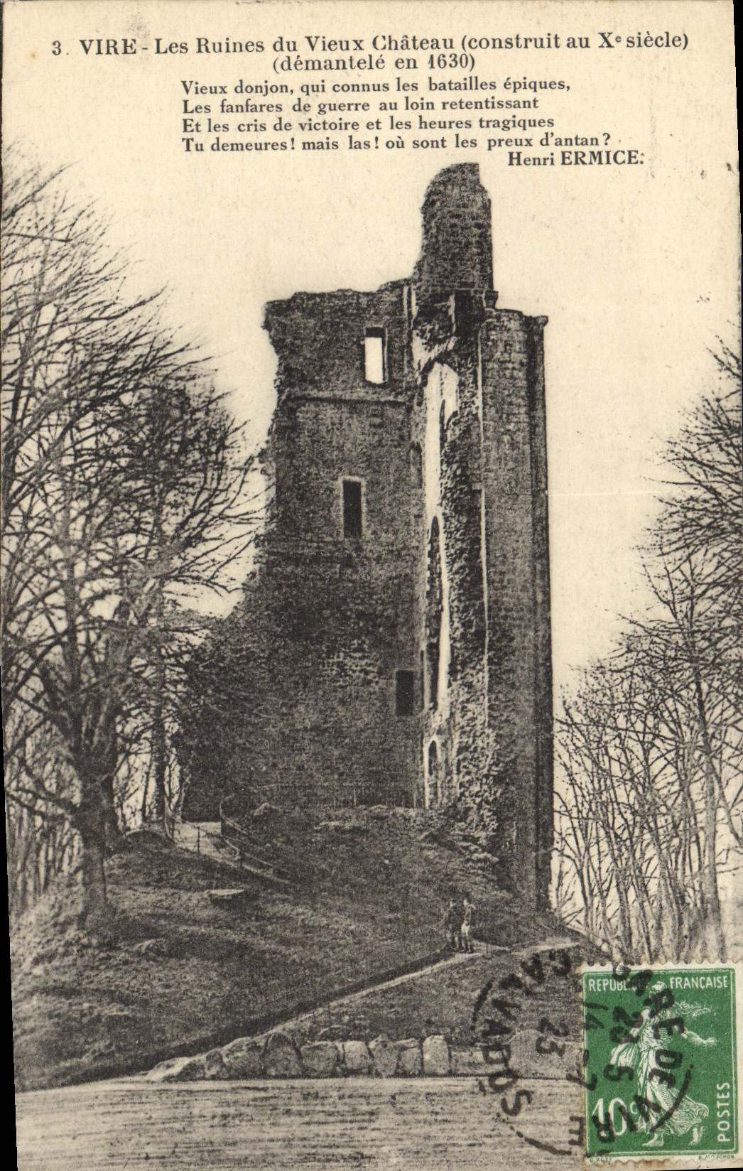 CPA Vire Les Ruines du Vieux Chateau
